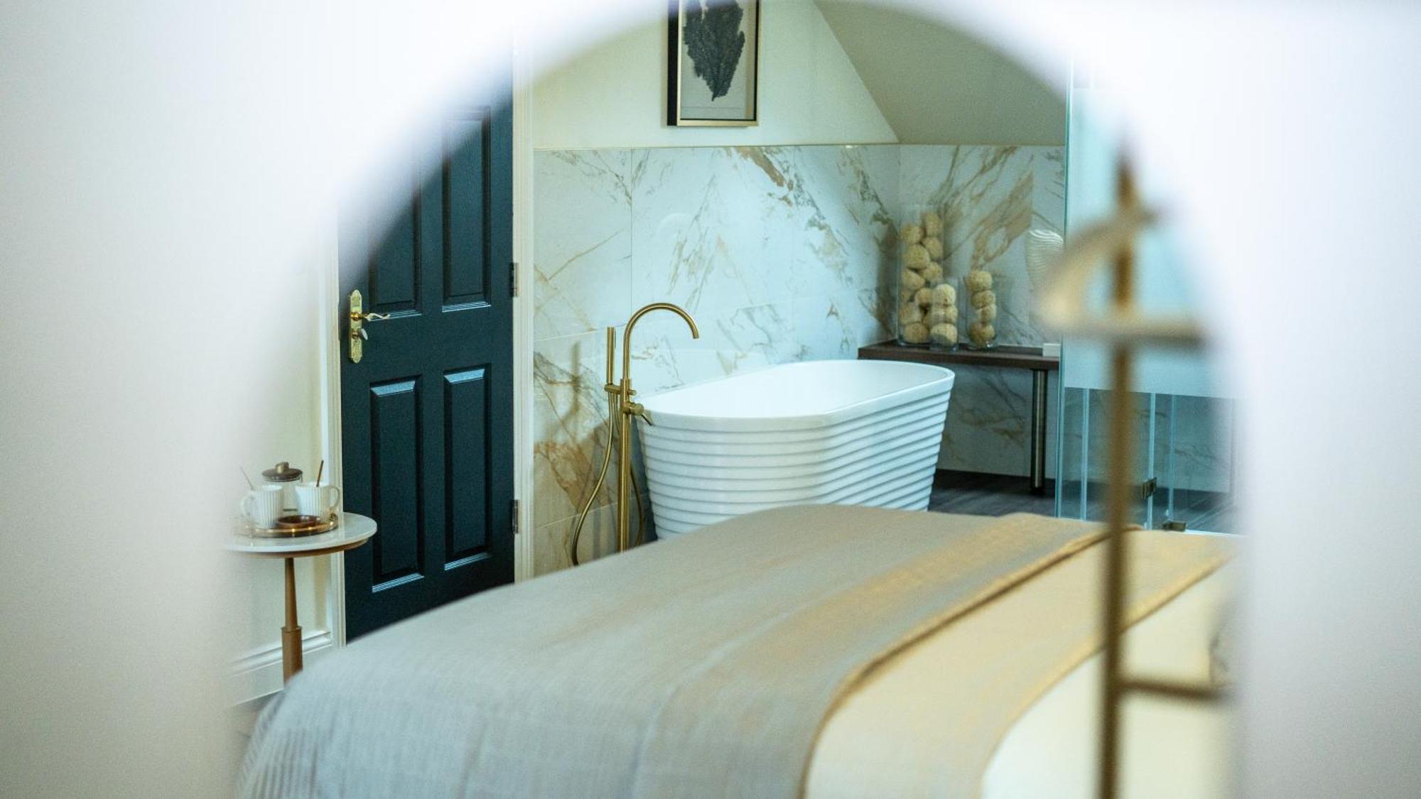 Howfield Hotel Merthyr Tydfil Dış mekan fotoğraf